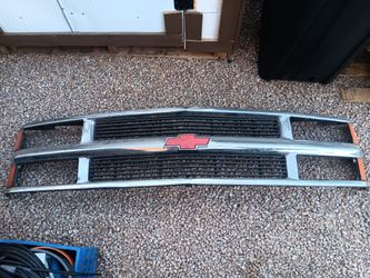 Chevrolet O.B.S Truck , Suburban , Tahoe . Front Grill