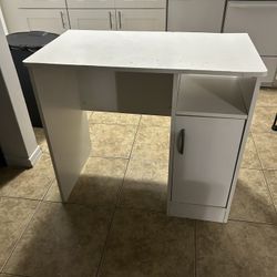 vanity table 