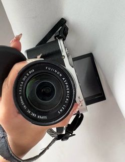 Fujifilm X-A2 Mirrorless Camera
