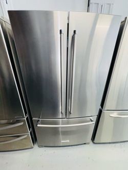 kitchenaid nevera de 36X69X24 y estufa eléctrica de acero inoxidable un recibo por 90 días de garantía