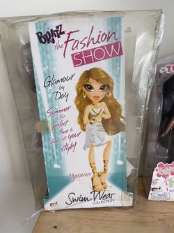 Bratz Fashion Show Swimwear Yasmin, Hobbies & Toys, Toys & Games