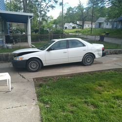 2001 Toyota Camry Le White 