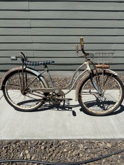 1951 Schwinn Cruiser Bicycle – Vintage Classic with Stingray Seat & Headlight