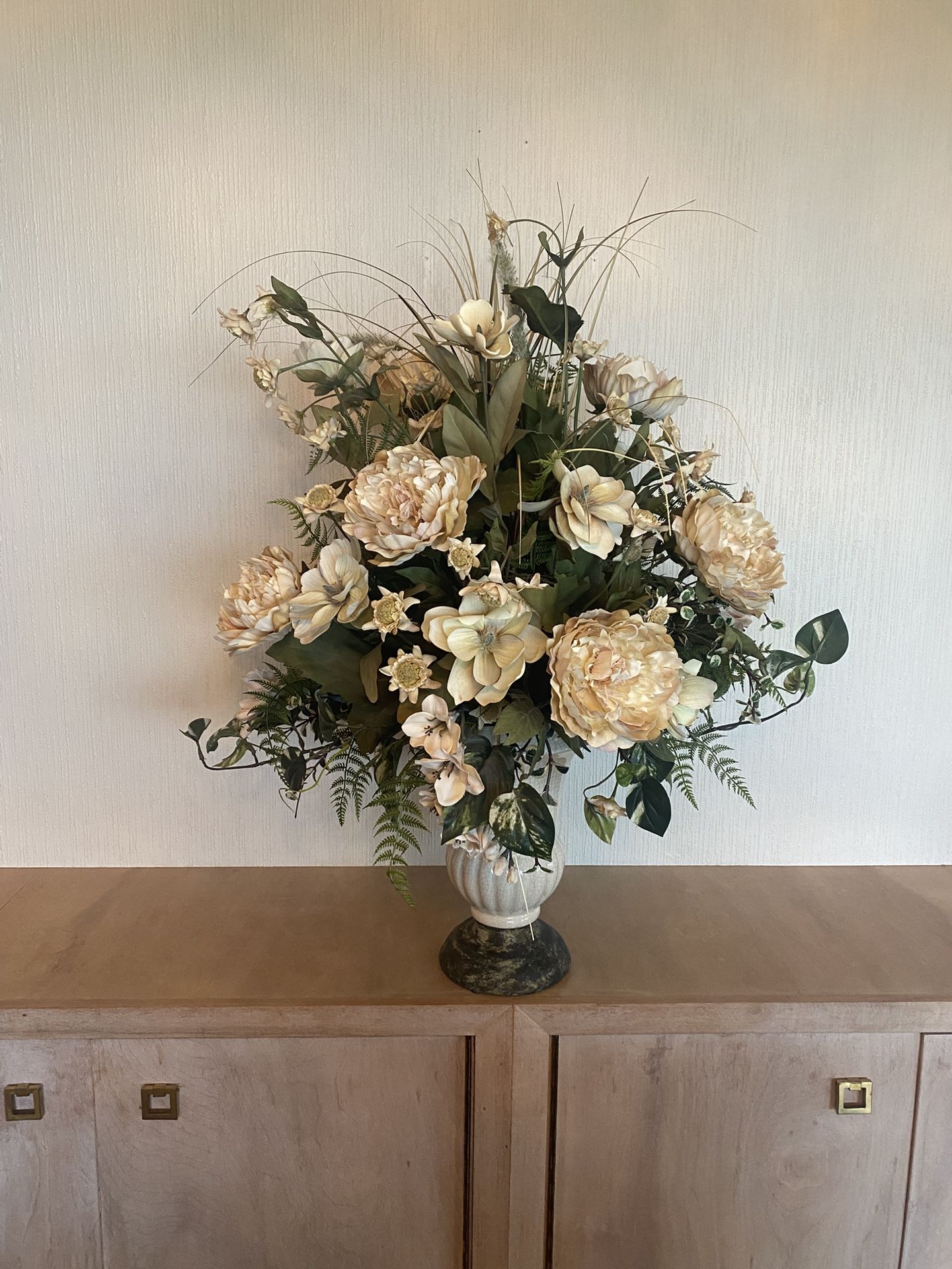 Elegant Artificial Flower Arrangement. Large Size . Excellent Condition