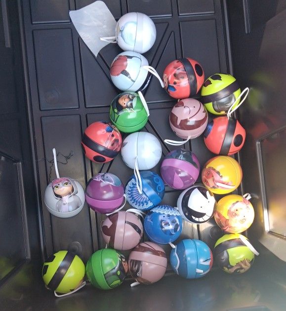 23 ZAGG Miraculous Ladybug Miraball Ornament