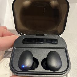 New X7 TWS Bluetooth Earbuds And Portable Power Bank 2 in 1 