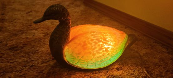 Beautiful Vintage 1980s Tiffany Style Bronze & Glass Duck Lamp