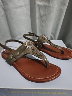 G By Guess - Olive Army Green - Size 6