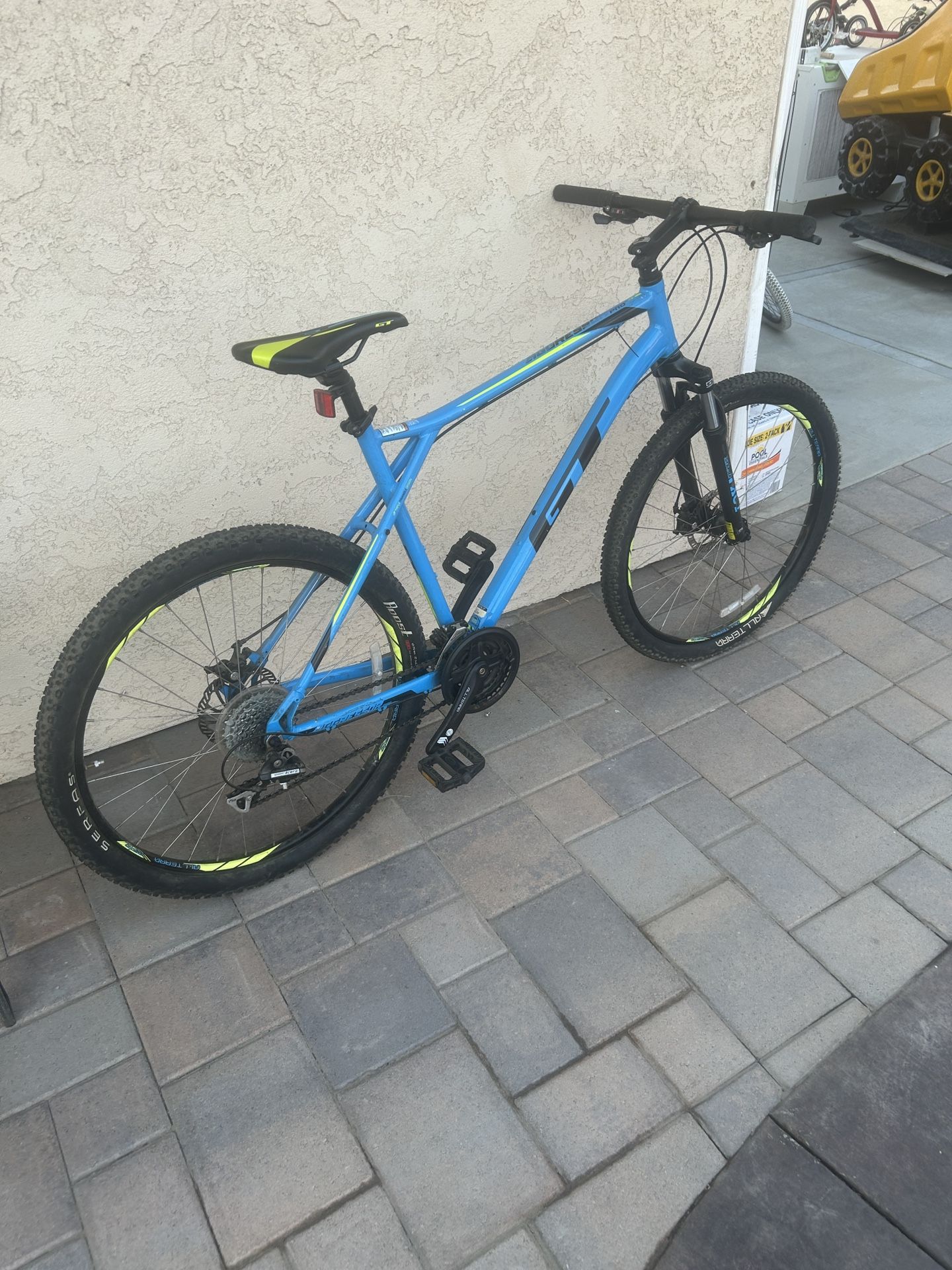 GT aggressor pro mountain bike inch rims extra large frame