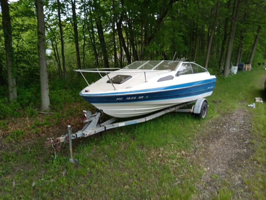 1988 Bayliner Capri cuddy cabin 1950