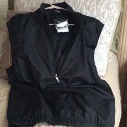 Mens Vest Windbreaker New $10 I live in Yonkers 10710