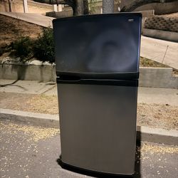 FREE FRIDGE