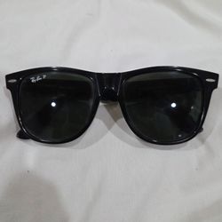 Ray-Ban Wayfarer Polarized Sunglasses