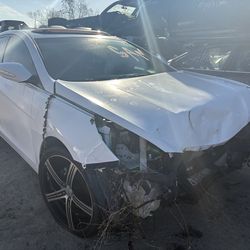 2011 Hyundai Sonata 2.4L For Parts