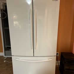 Samsung Refrigerator (Riverdale Ga)