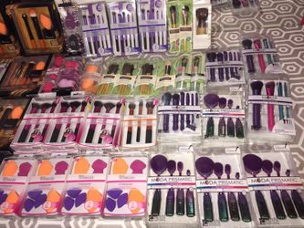 REAL TECHNIQUES BRUSHES & MORE!!!! GREAT DEALS!!