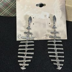 Unique Silver Tone Dangling Earrings 