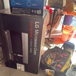 LG LMV1764ST over-the-range microwave