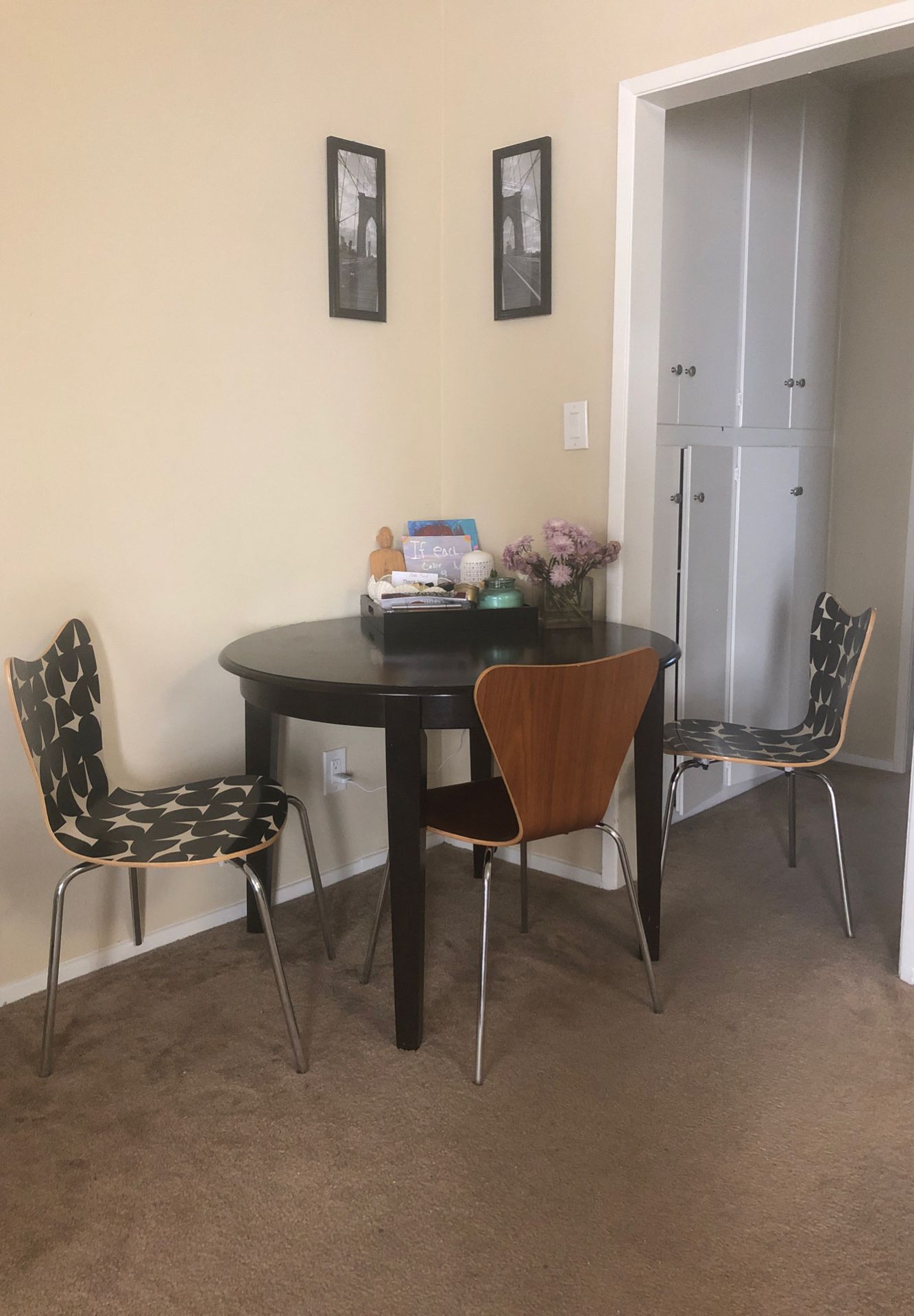 Perfect Kitchen Table & 4 Chairs must go by Aug 27!