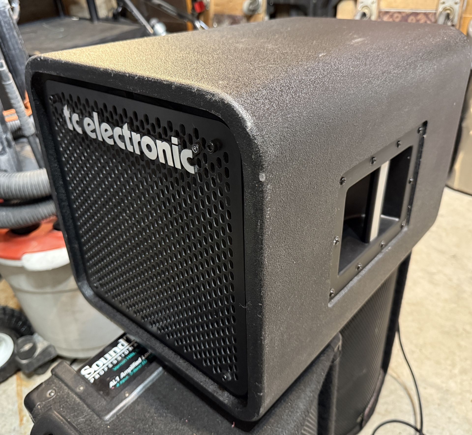 tc electronic RS 112 Bass Cabinet