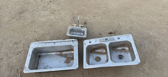 Stainless steel sinks as is / for parts not sold separately