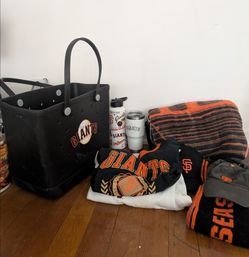SF Giants Fan Merchandise Bundle