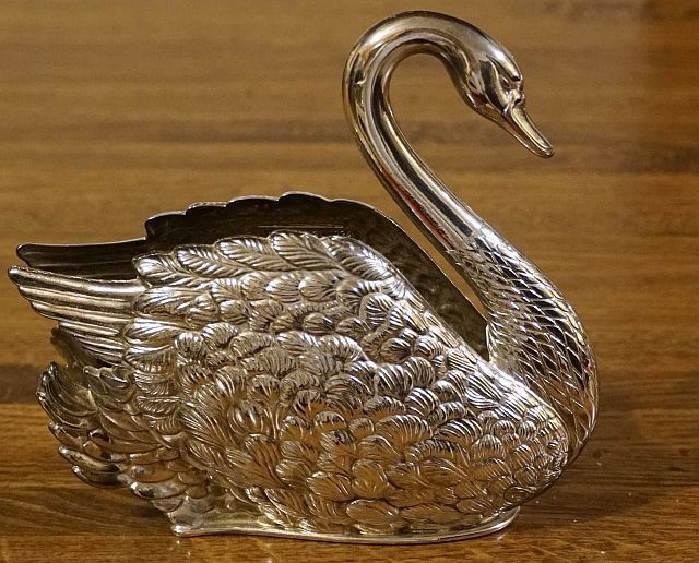 Swan Holder