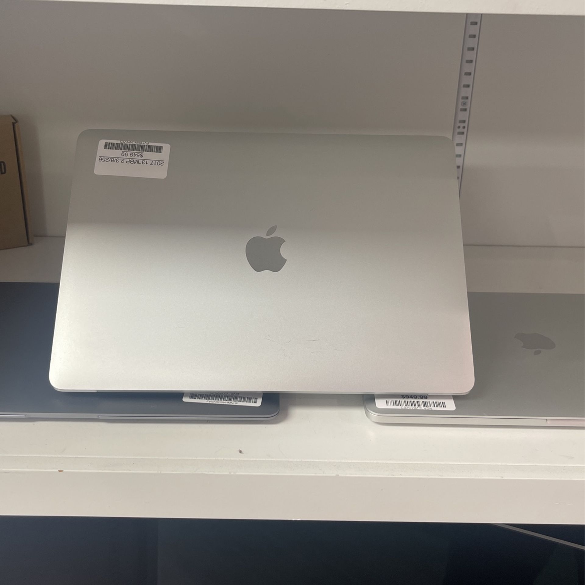 2017 13”MacBook Pro 8gb Ram 256