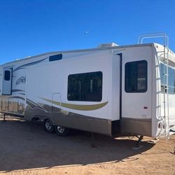 5th Wheel Cedar Creek RV