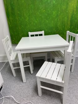 Gumtree kids 2024 table and chairs