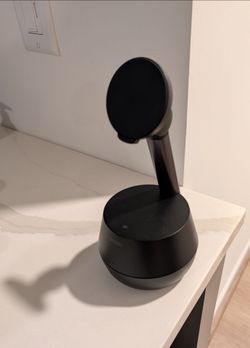 Belkin Auto-Tracking Stand Pro with DockKit