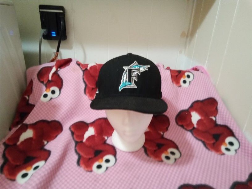 New Era Fitted Cap Size 7 1/8