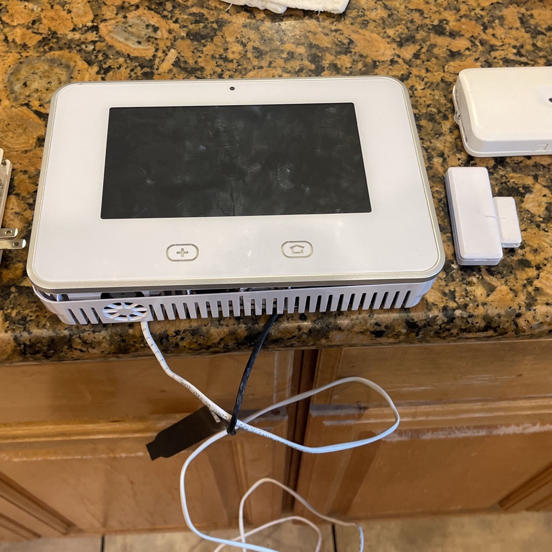 Vivint Security Panel & Door Sensors & Glass Break Sensor