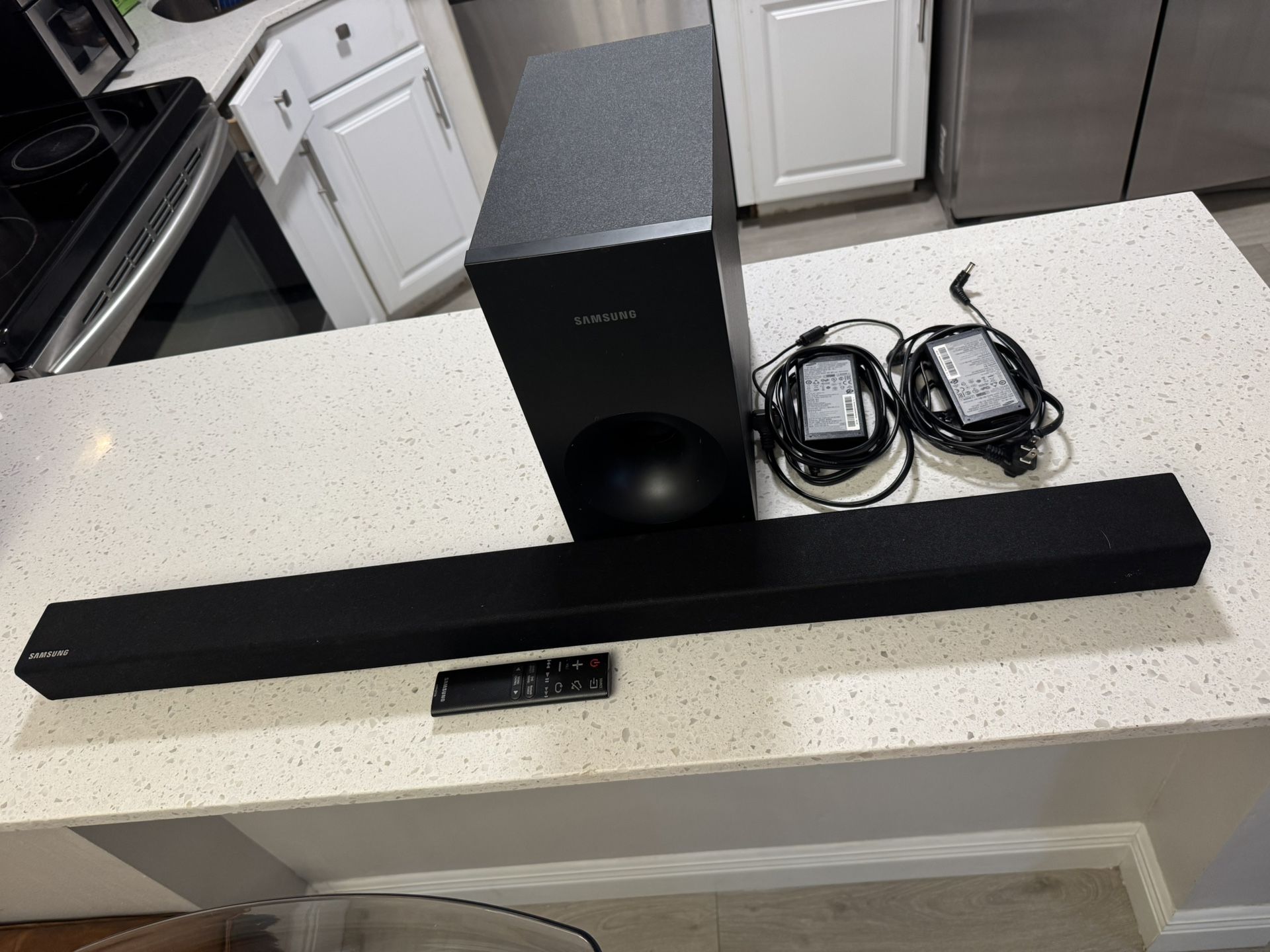 Samsung Sound Bar And Subwoofer