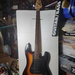 Vintage Rockwood Pro Hohner Bass Guitar (350) Pro Setup & Case