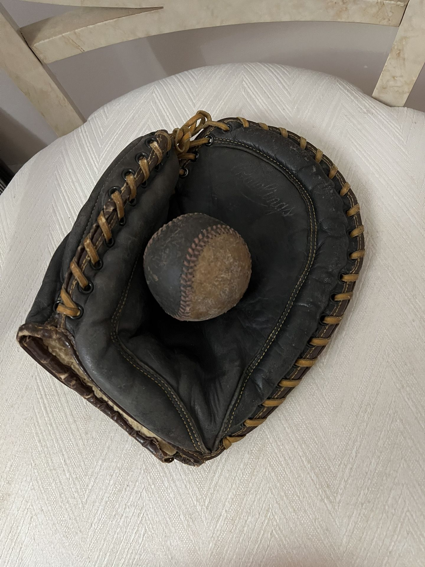 Old Antique Baseball Rawlings Glove