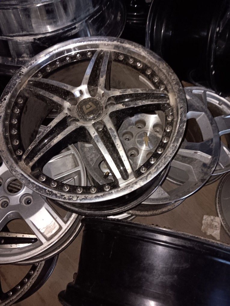 Different Rims Of Sets Of 4 Different Prices Come  Check Them Out 
