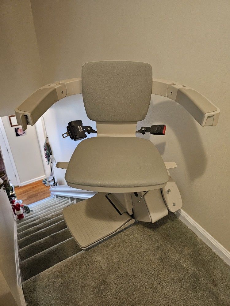 BRUNO ELAN straight Stairlift