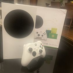 Xbox Series S (Gaming Setup)