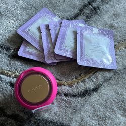 Foreo UFO 2 Face Mask Treatment With Masks
