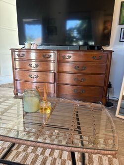 Vintage dresser, In used condition still has lots of life, super sturdy. Coquette vibes