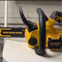 DEWALT 20V MAX 12in. Brushless Battery Powered Chainsaw, Tool Only (45 Link)