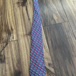  Vineyard Vines tie