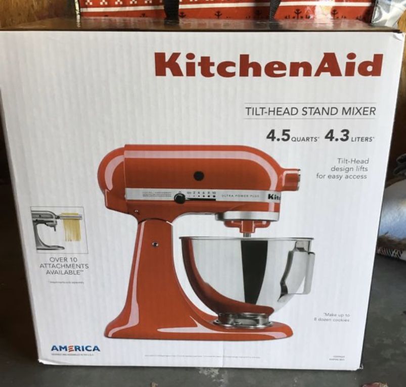 KITCHENAID TILT-HEAD STAND MIXER 4.5 QTS / 10 speeds BRAND NEW