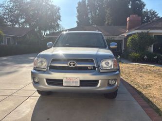 2007 Toyota Sequoia Limited – 8 Passenger – Rear-Wheel Drive