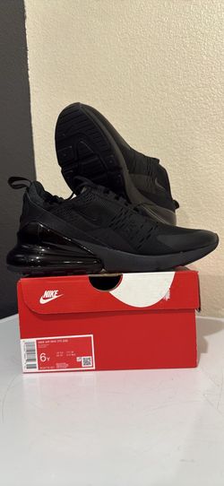 Tenis Nike air max 270.