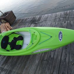 Pelican Kayak ( Like New)