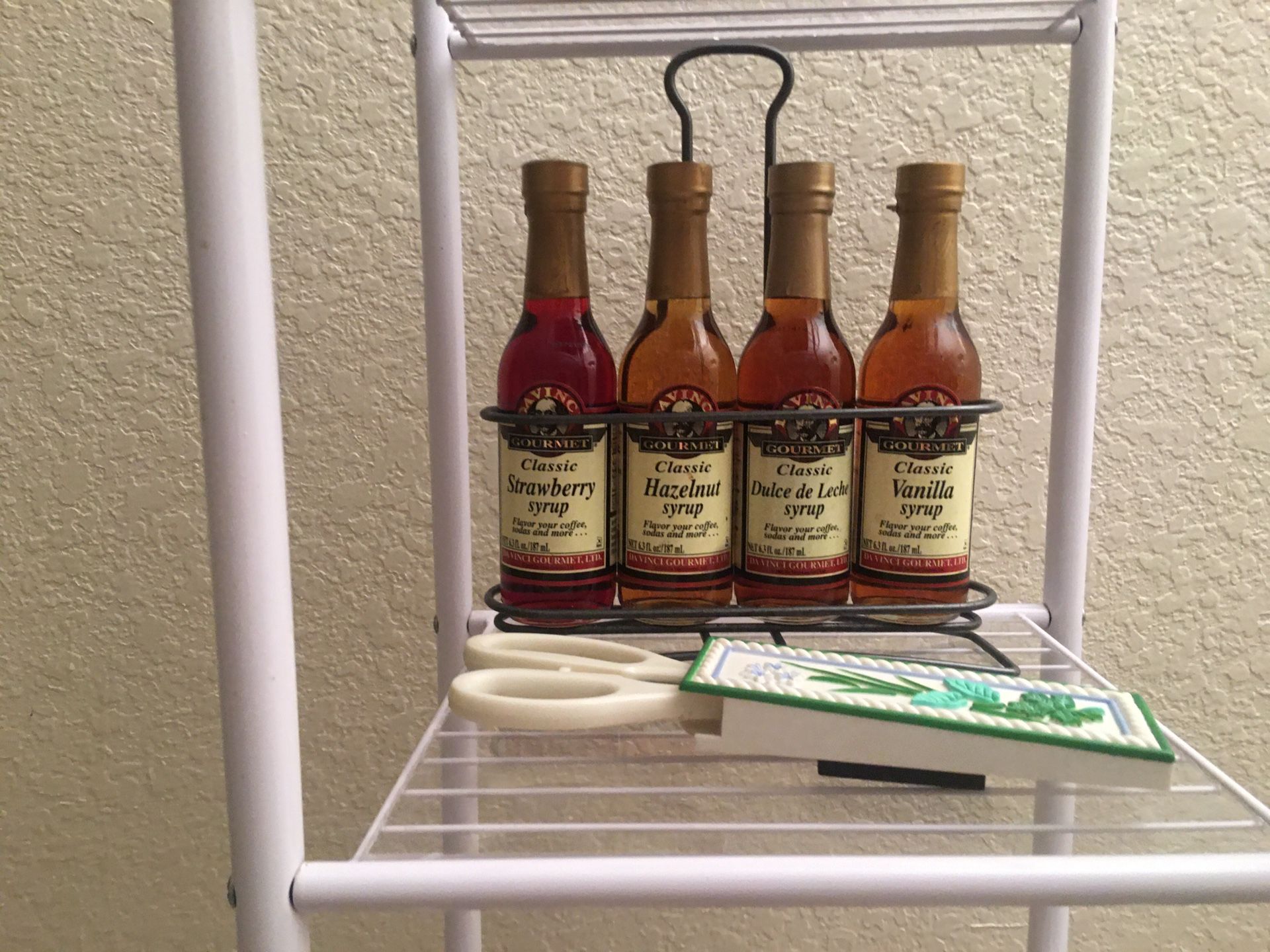 Decorative syrups collection & magnet scissor holder w/ scissor