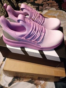 Adidas kaptir size 7 womans