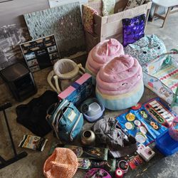 FREE (PICTURES LEFT) MUST PICK BY 6:30PM 11/30